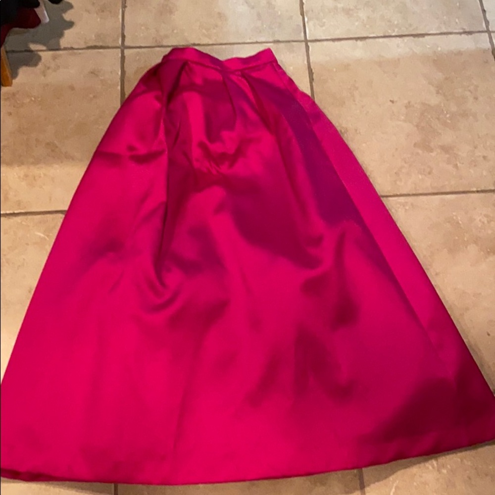 Skirt!